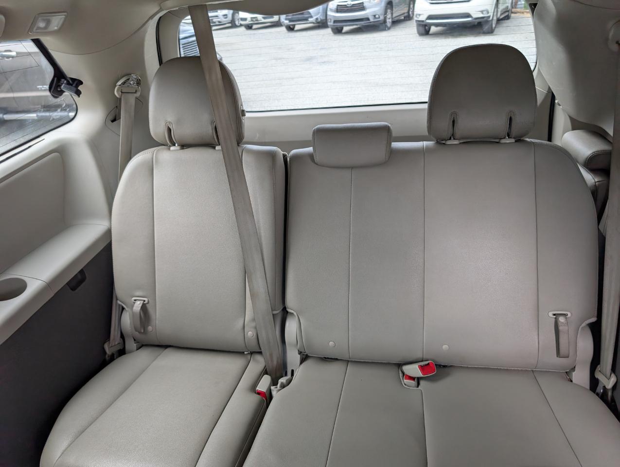 Toyota Sienna  2015