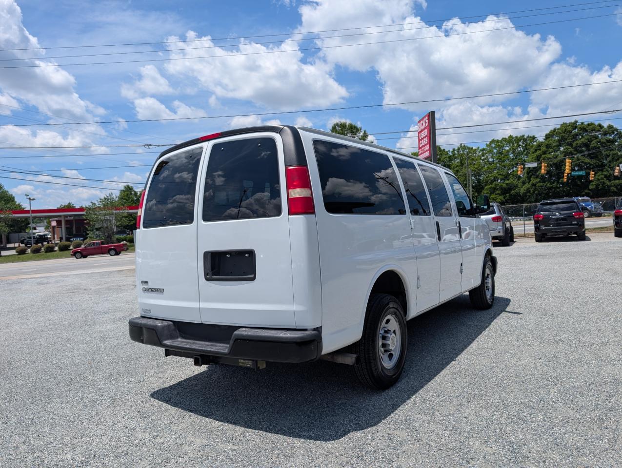 Chevrolet Express Passenger  2011