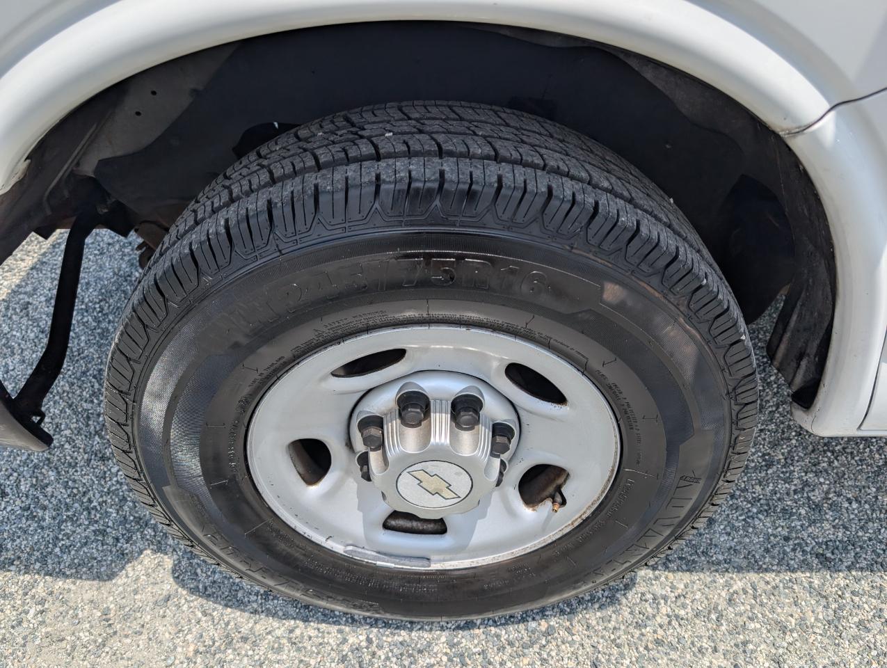 Chevrolet Express Passenger  2011