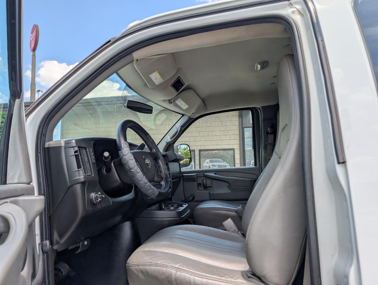 Chevrolet Express Passenger  2011
