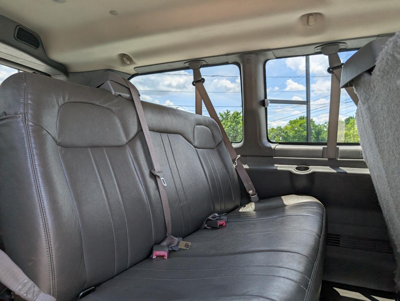 Chevrolet Express Passenger  2011
