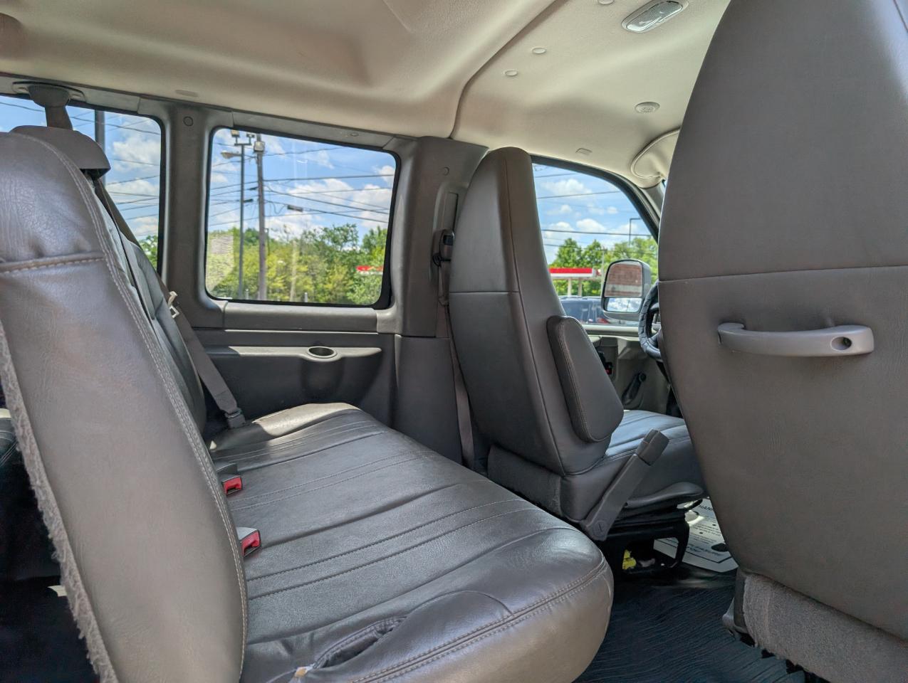 Chevrolet Express Passenger  2011
