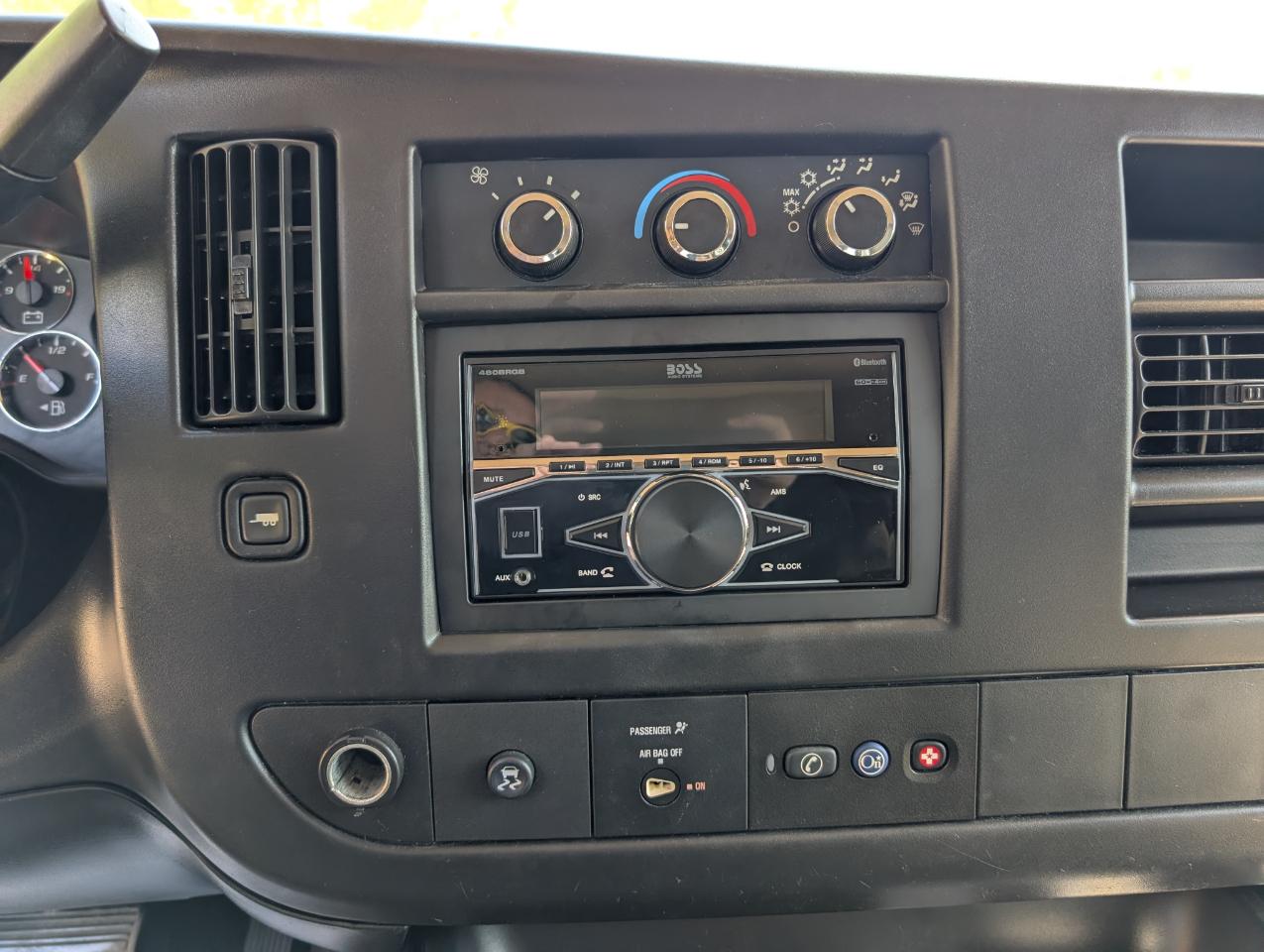 Chevrolet Express Passenger  2011