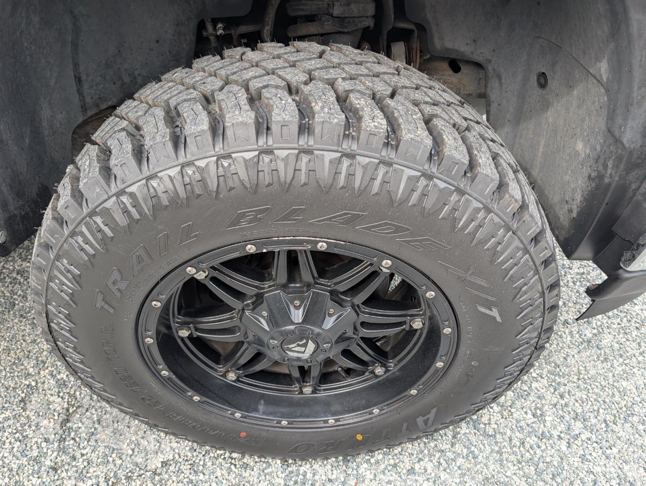 GMC Sierra 1500 SLT Crew Cab 4WD 2011