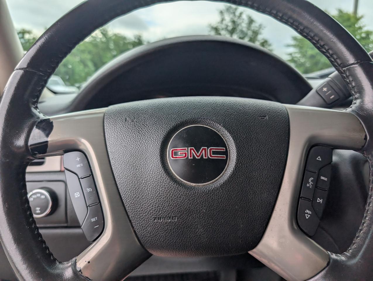 GMC Sierra 1500 SLT Crew Cab 4WD 2011