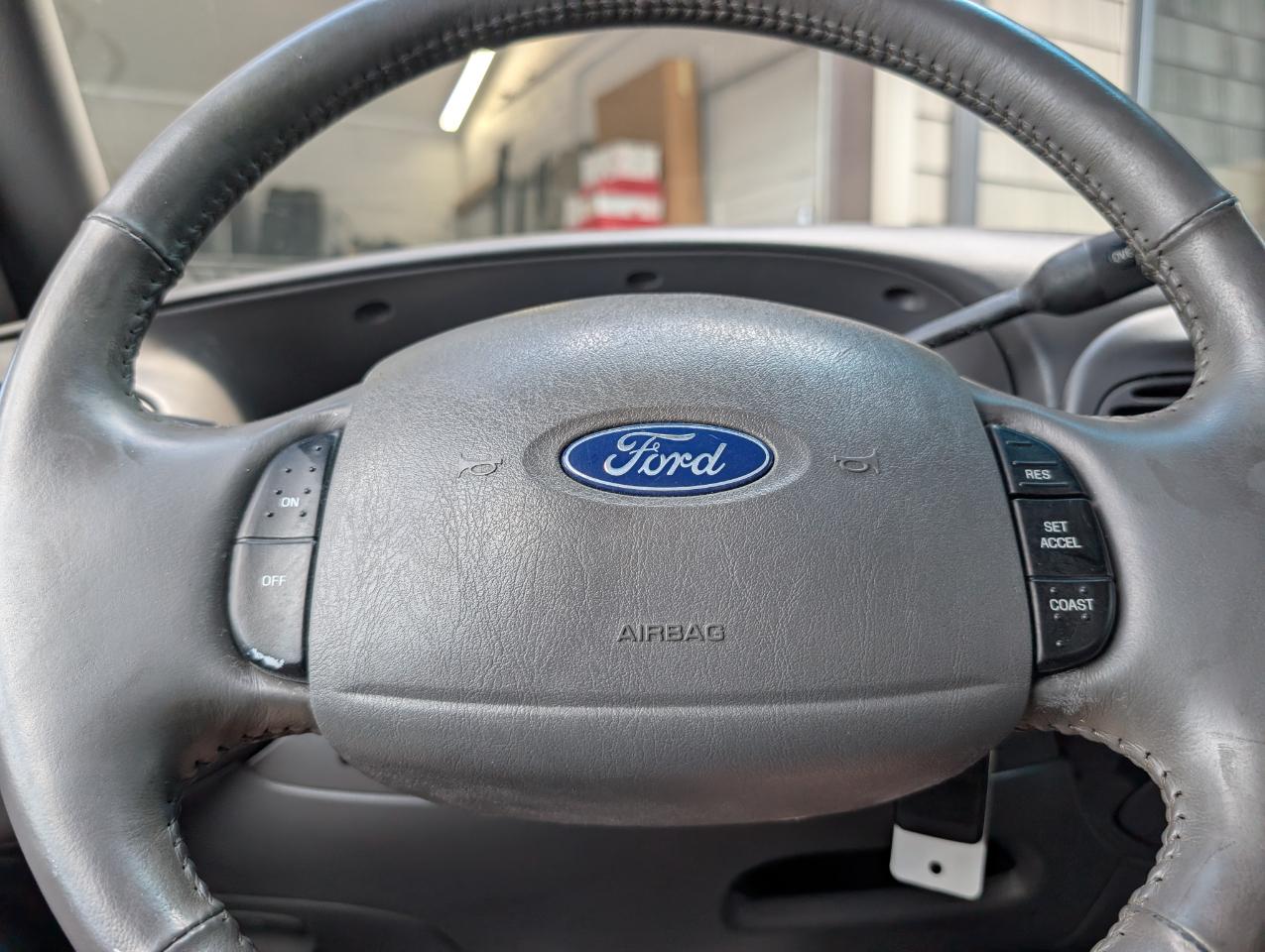 Ford F-150  2002