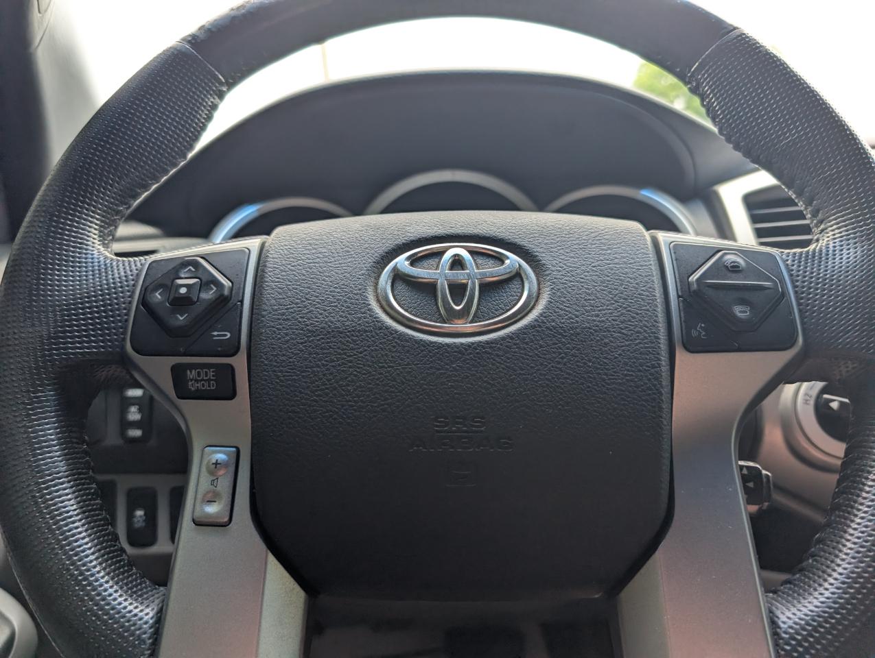 Toyota Tacoma Double Cab 4WD 2015