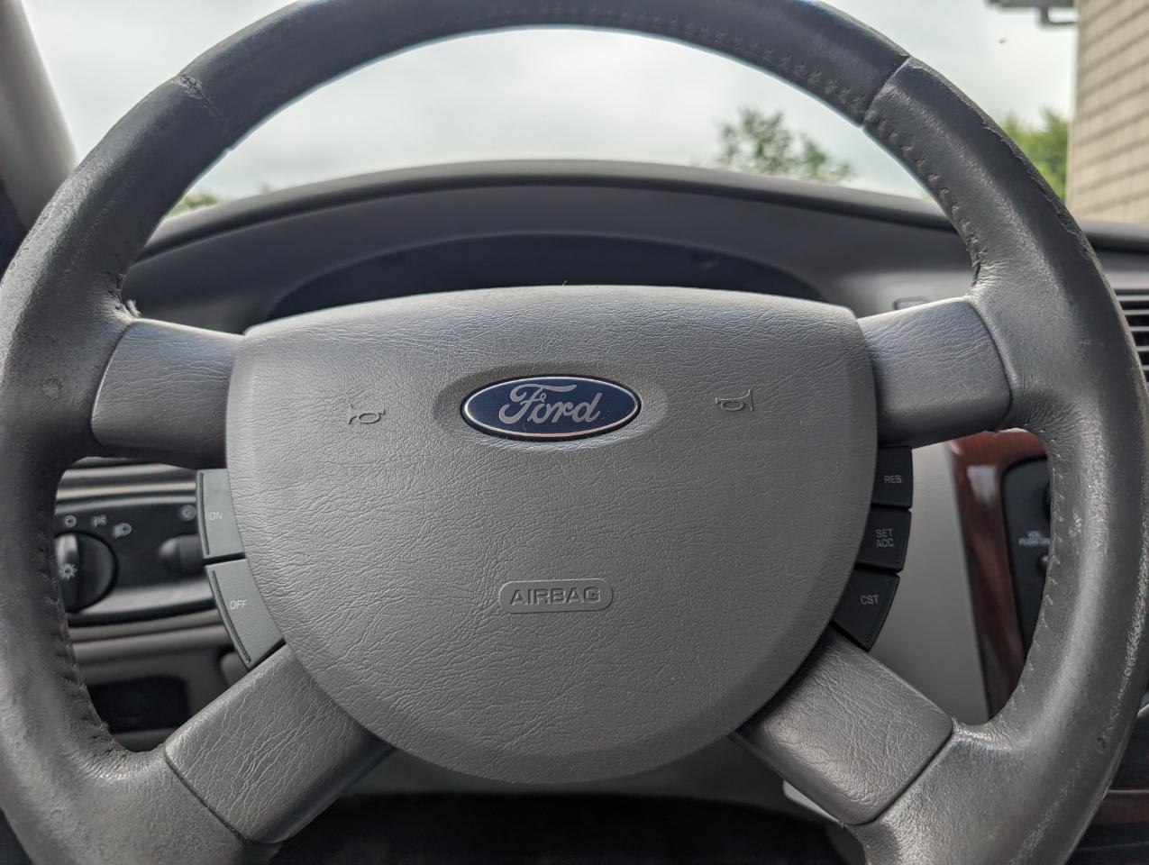 Ford Taurus SEL 2006