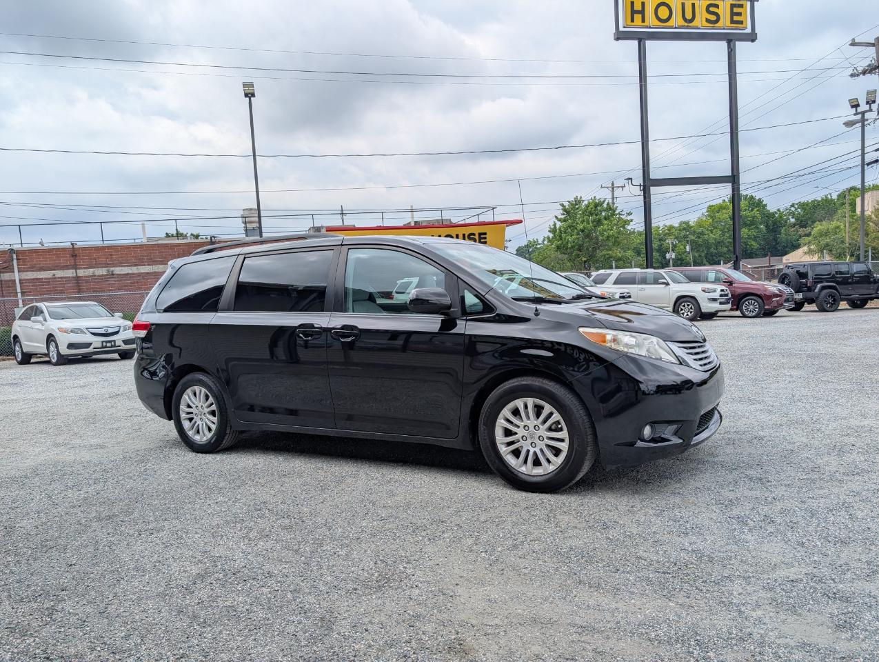 Toyota Sienna  2011
