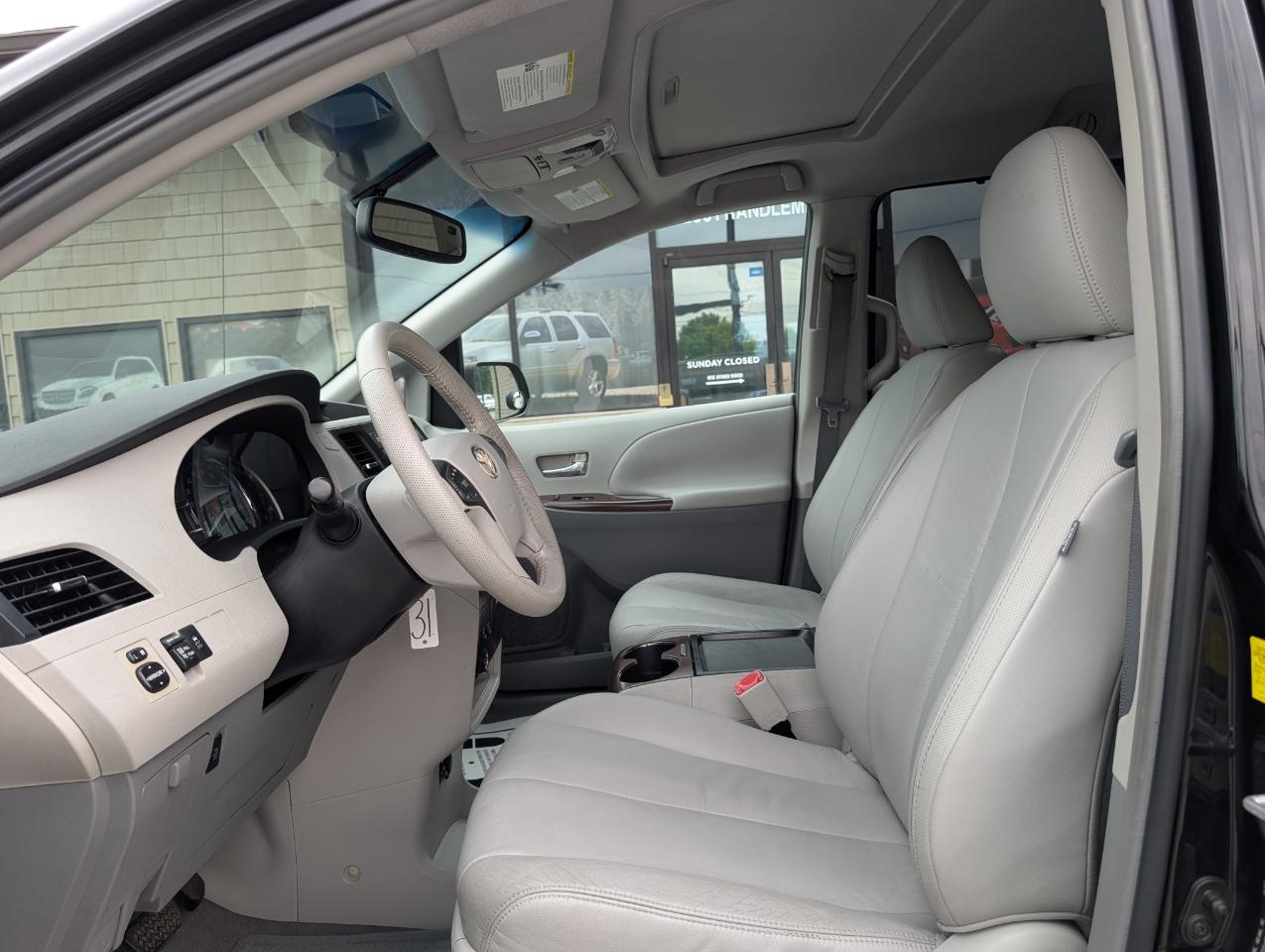 Toyota Sienna  2011