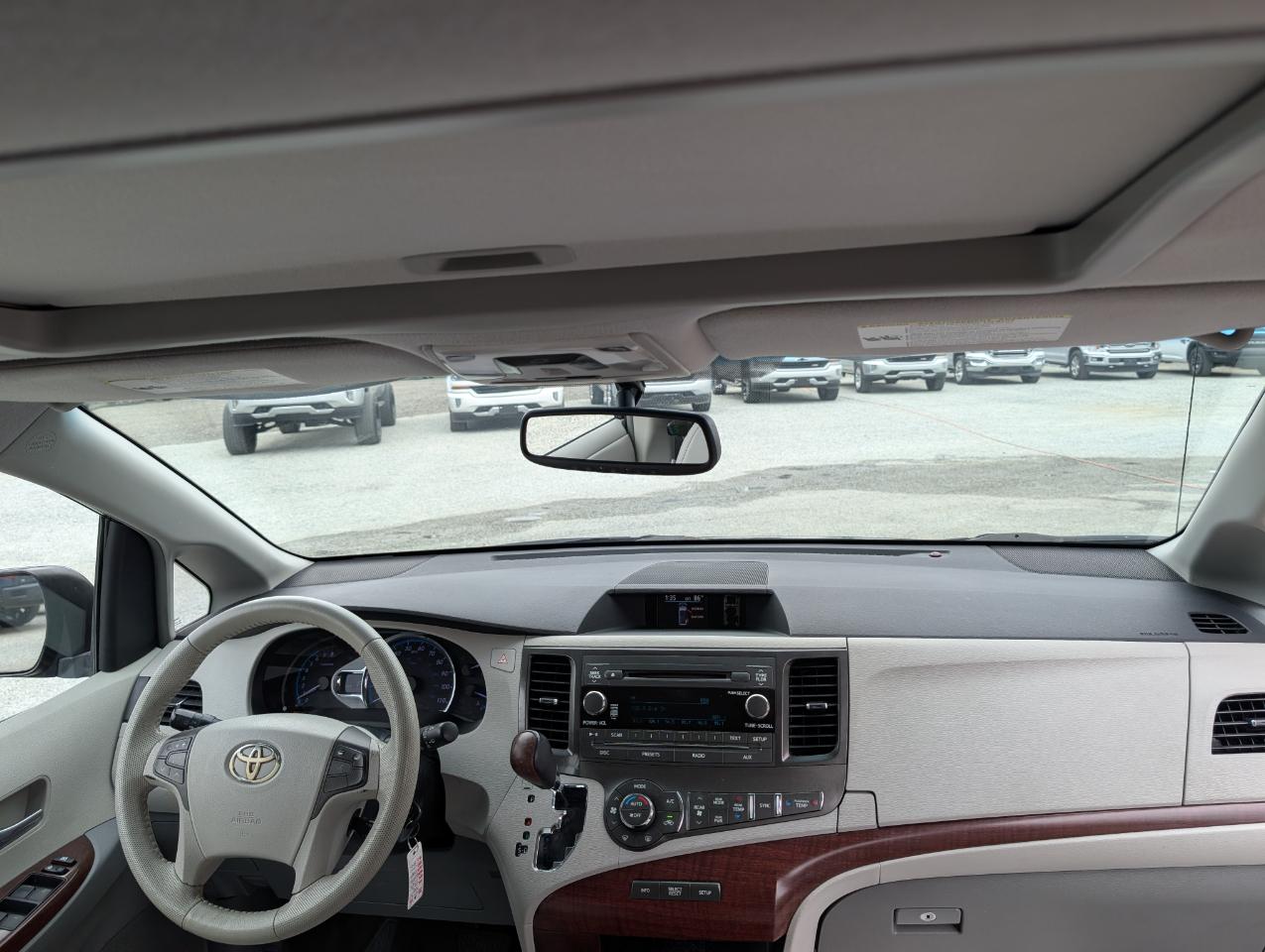 Toyota Sienna  2011
