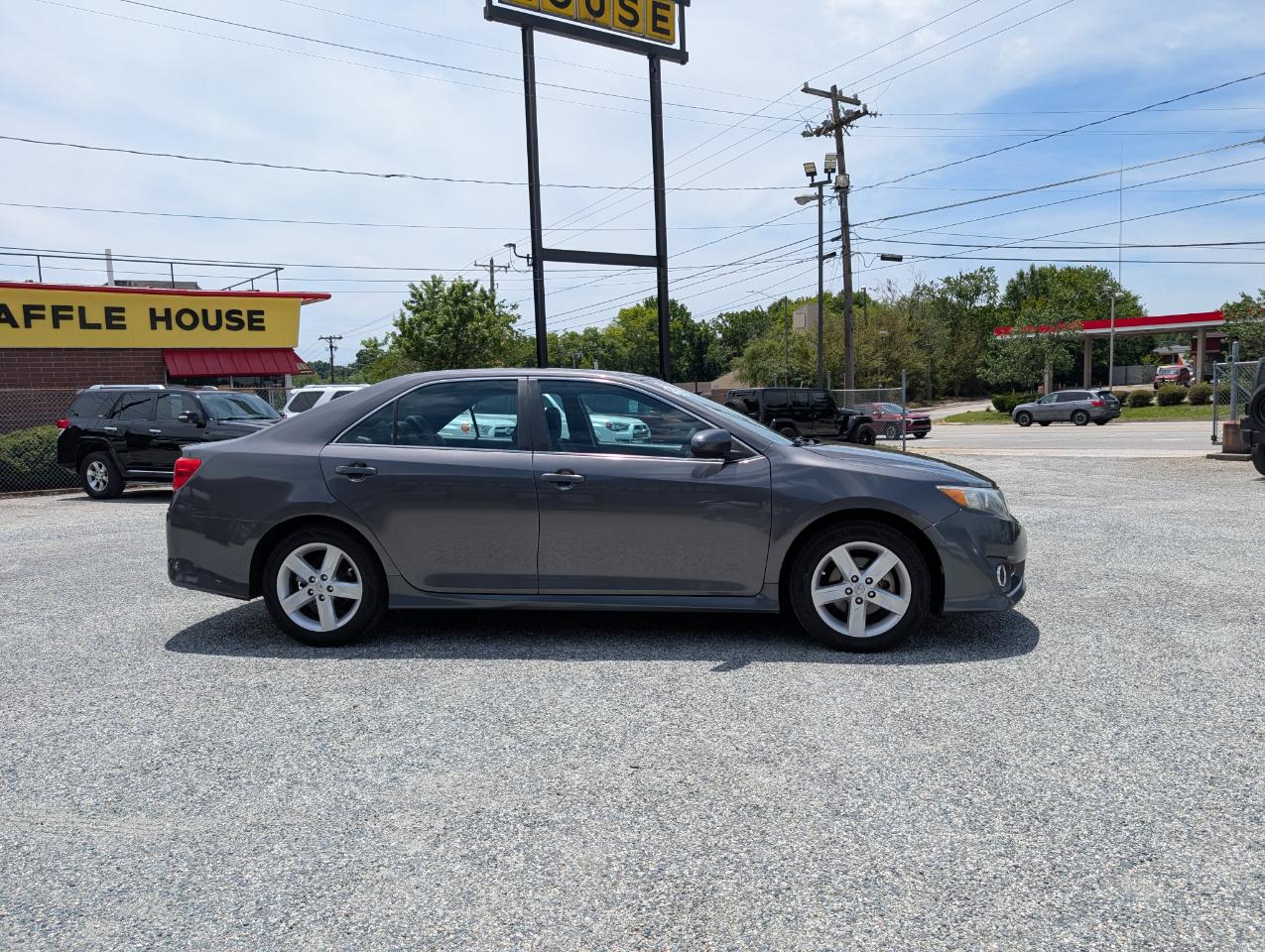 Toyota Camry SE 2014