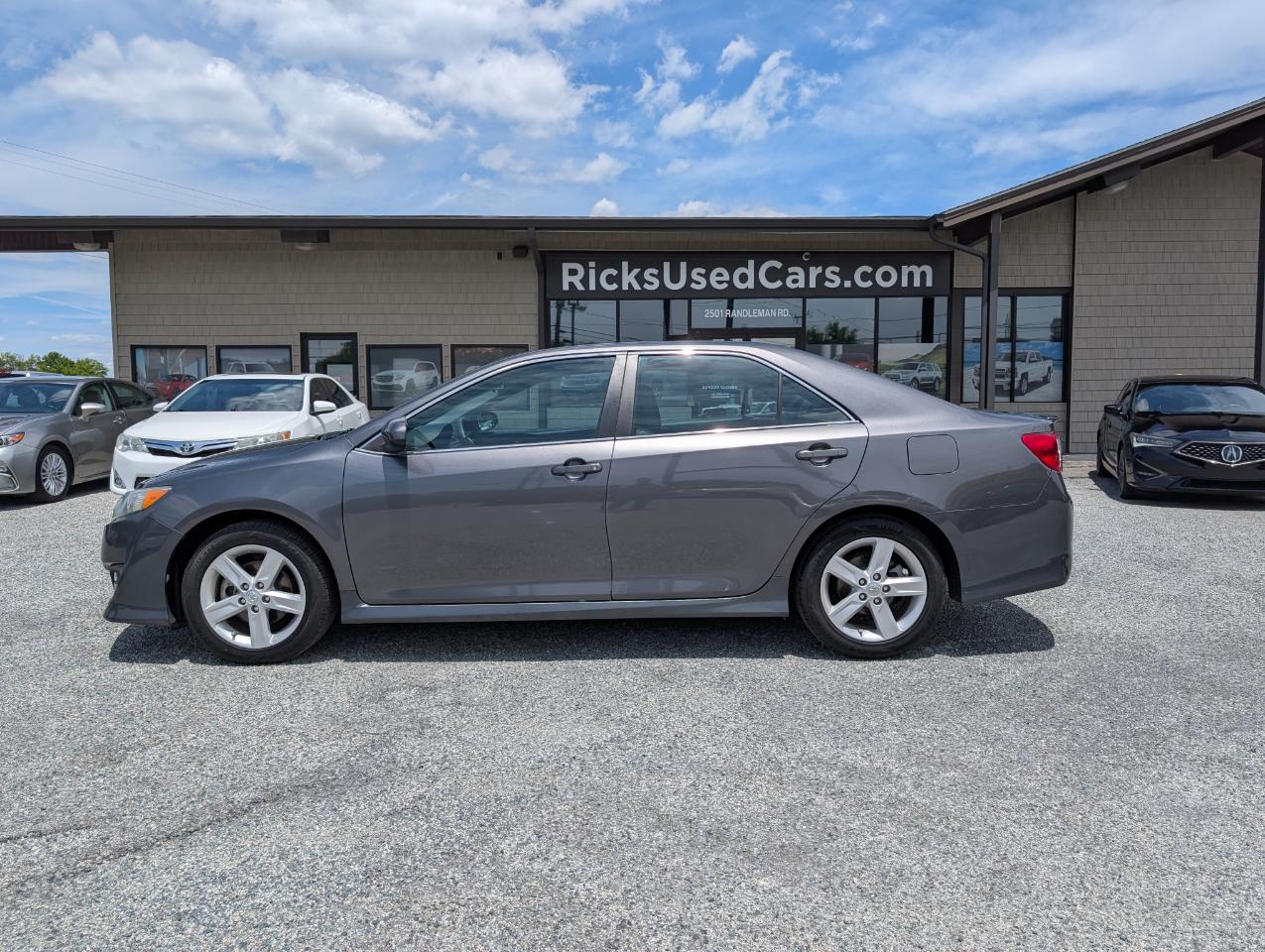 Toyota Camry SE 2014