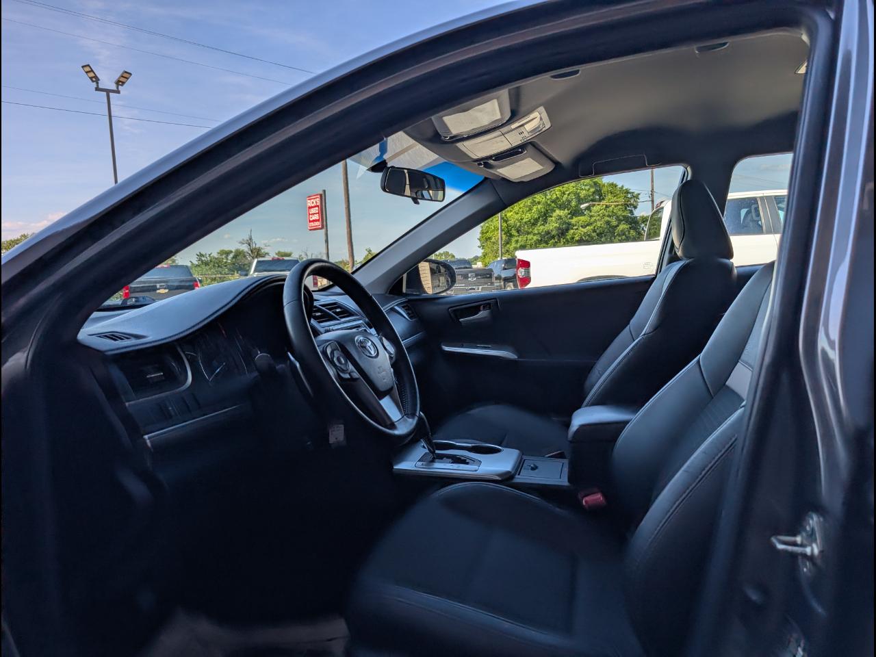 Toyota Camry SE 2014