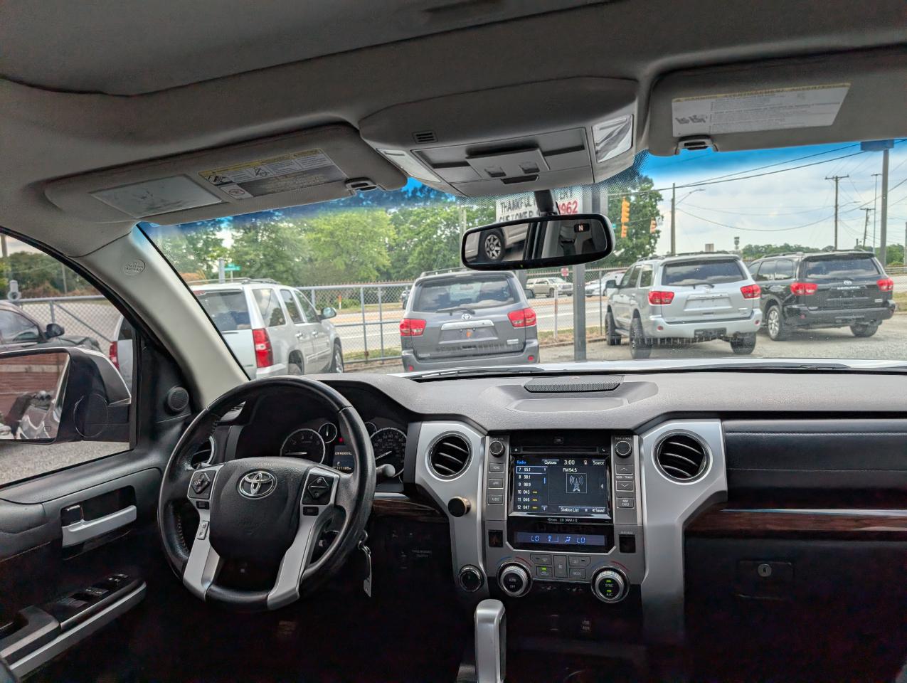 Toyota Tundra Limited CrewMax 4WD 2017
