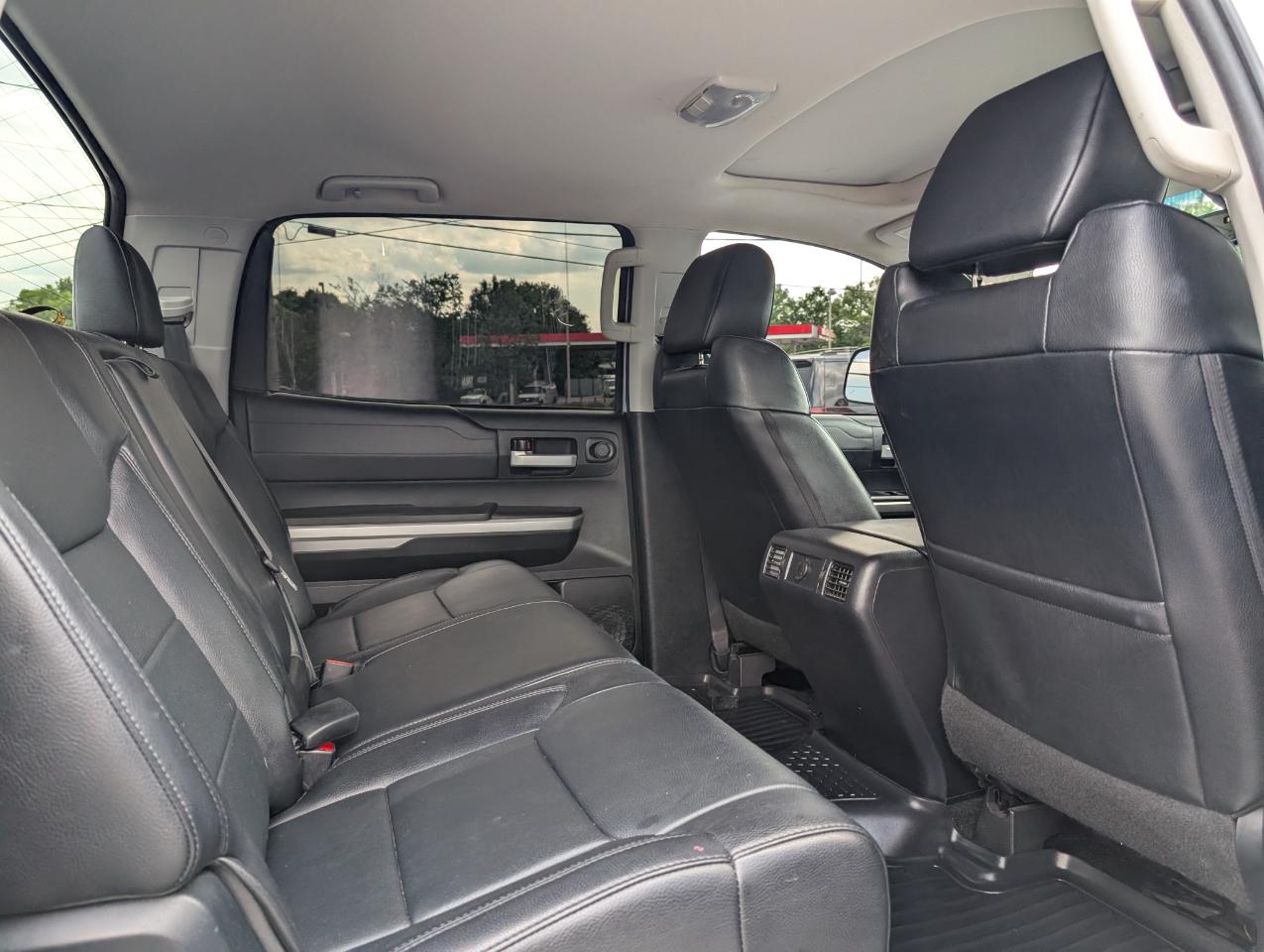 Toyota Tundra Limited CrewMax 4WD 2017
