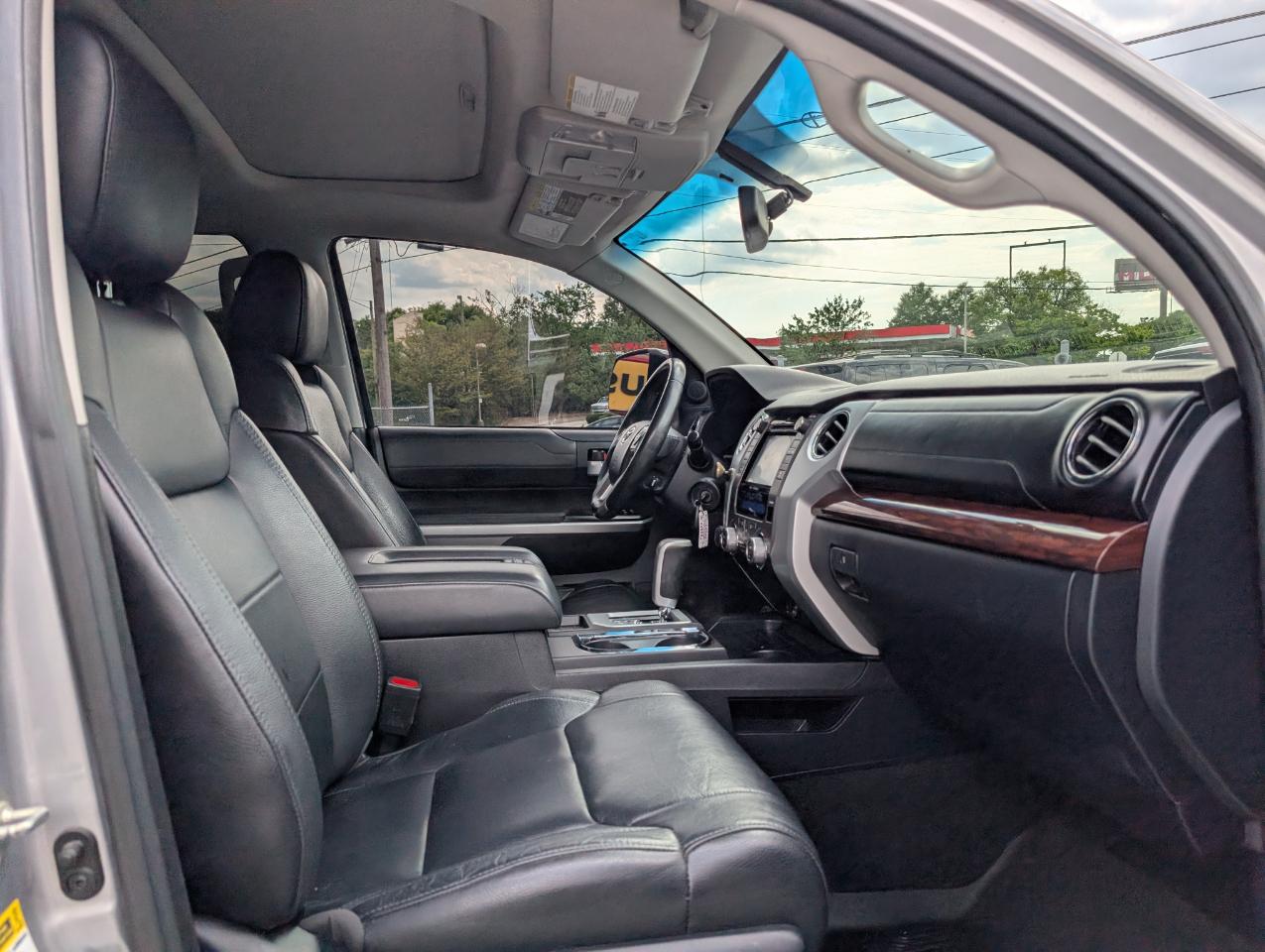 Toyota Tundra Limited CrewMax 4WD 2017