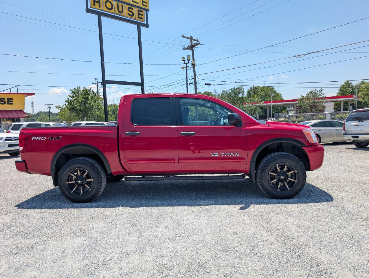 Nissan Titan PRO-4X Crew Cab 4WD 2012