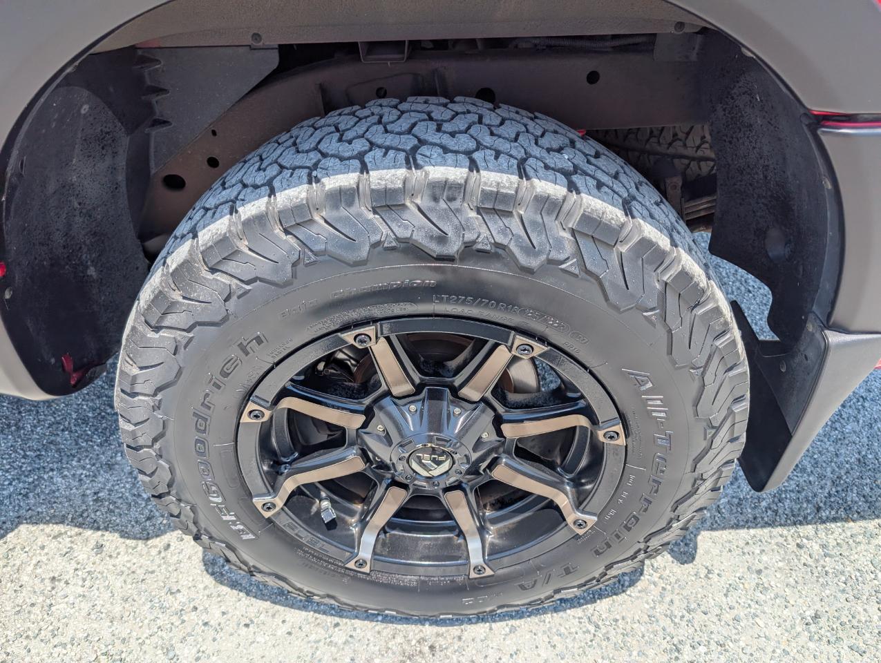 Nissan Titan PRO-4X Crew Cab 4WD 2012