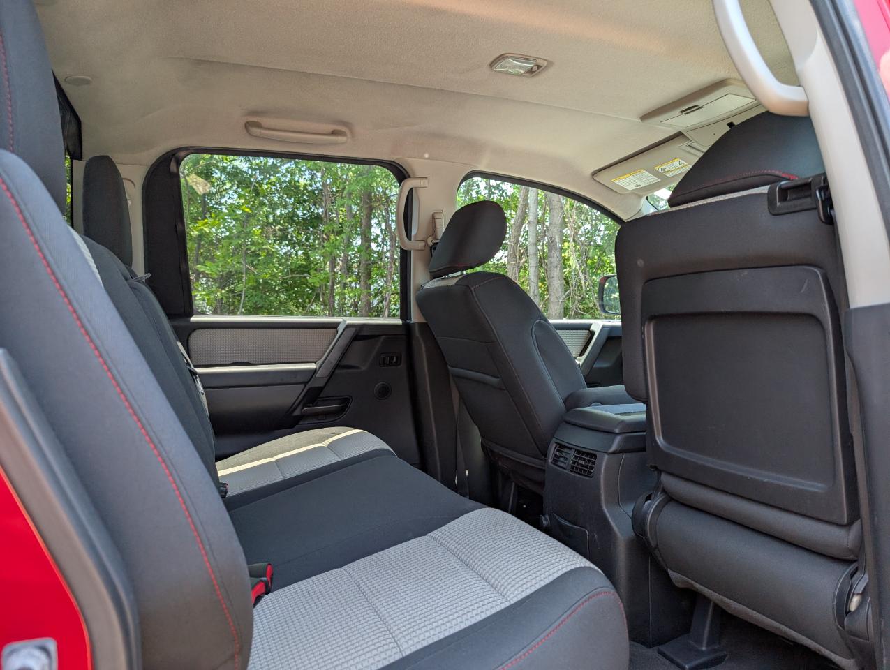 Nissan Titan PRO-4X Crew Cab 4WD 2012