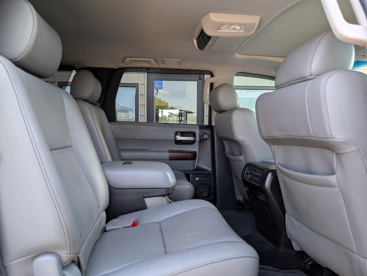 Toyota Sequoia Platinum 2014