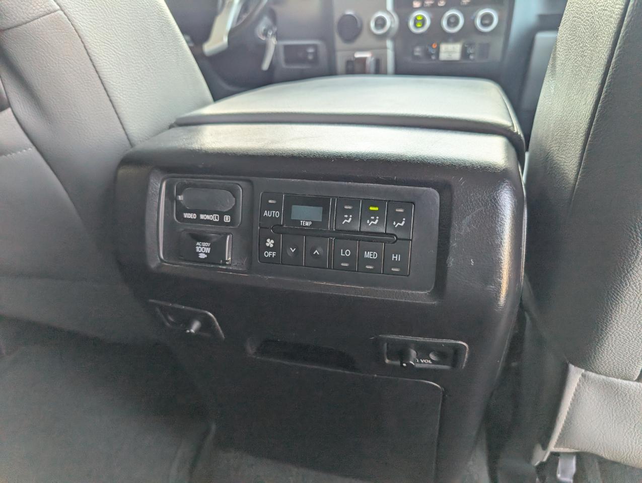Toyota Sequoia Platinum 2014