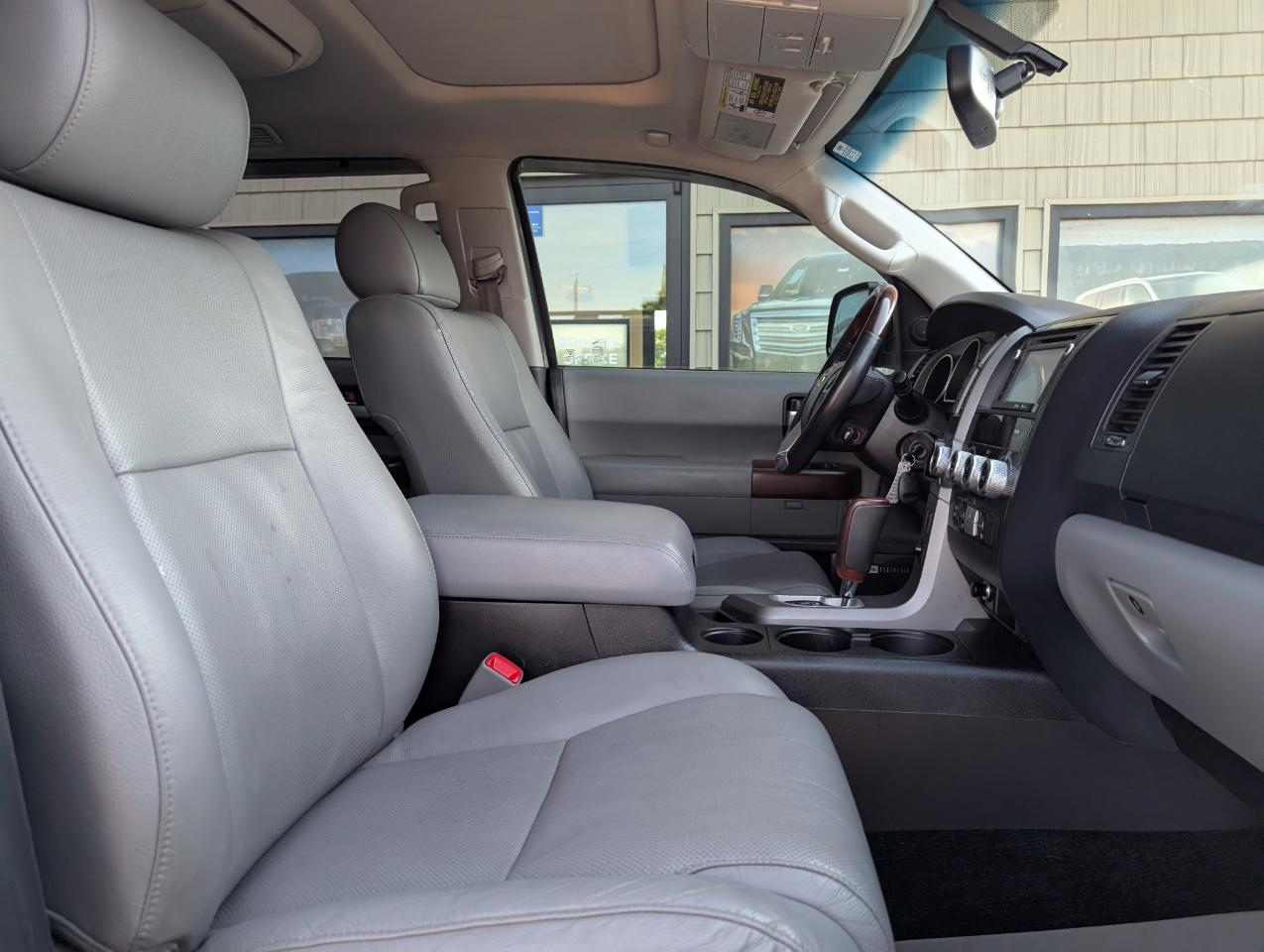 Toyota Sequoia Platinum 2014