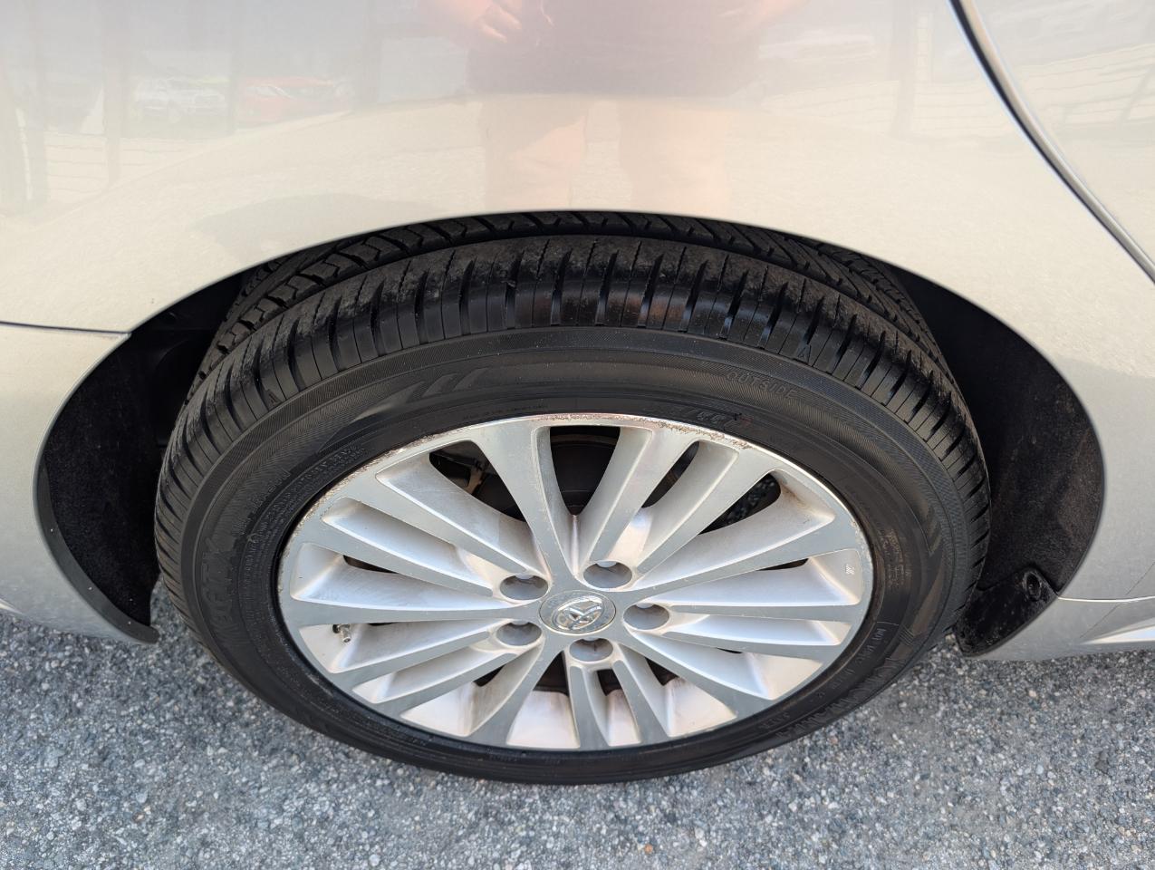 Toyota Avalon Hybrid XLE Touring 2015