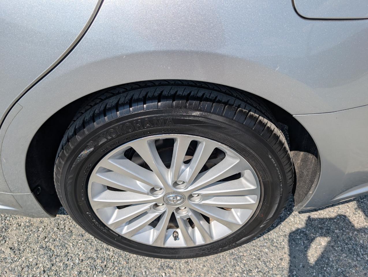 Toyota Avalon Hybrid XLE Touring 2015