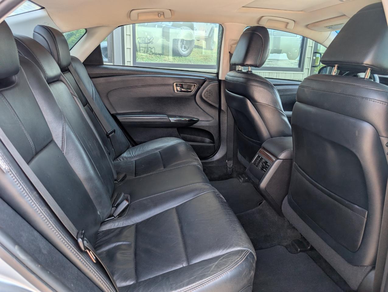 Toyota Avalon Hybrid XLE Touring 2015
