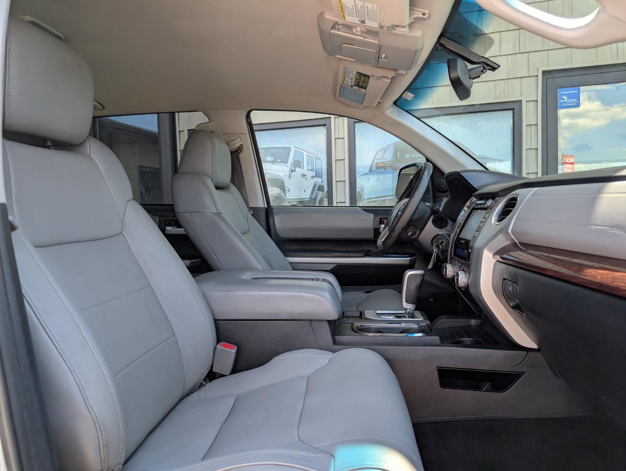 Toyota Tundra Limited CrewMax 4WD 2014