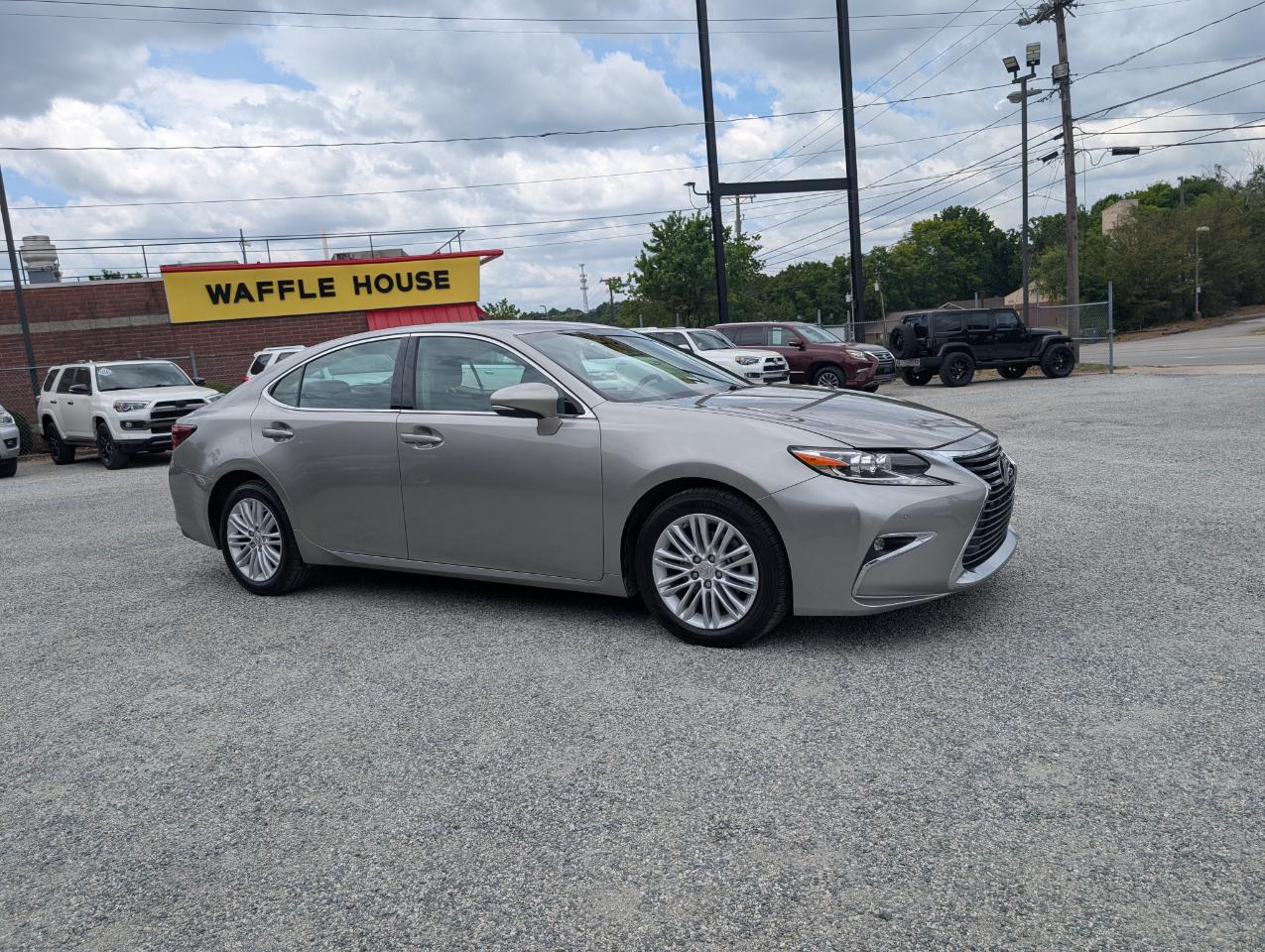 Lexus ES  2017
