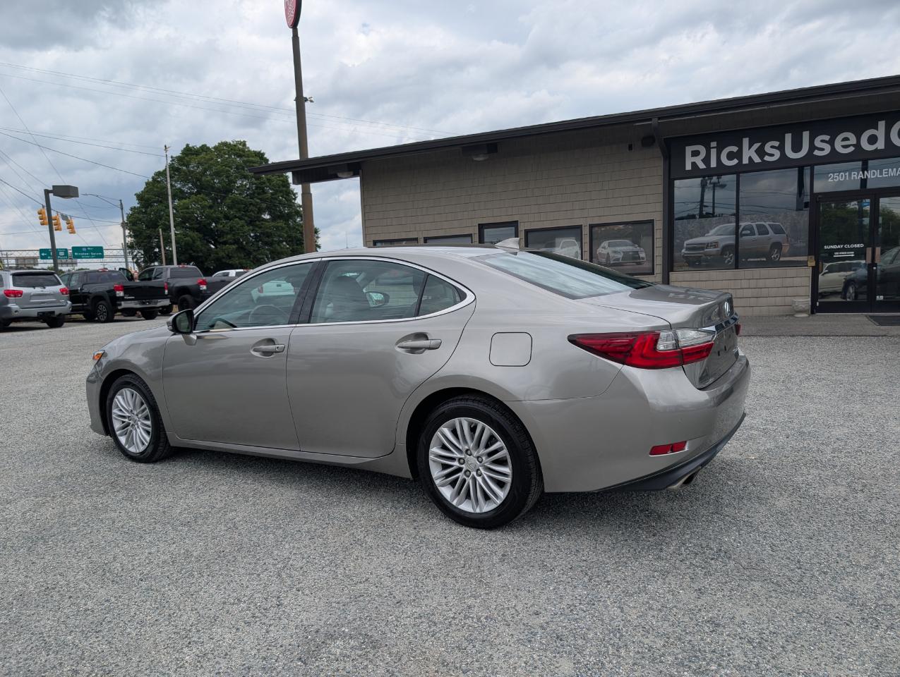 Lexus ES  2017