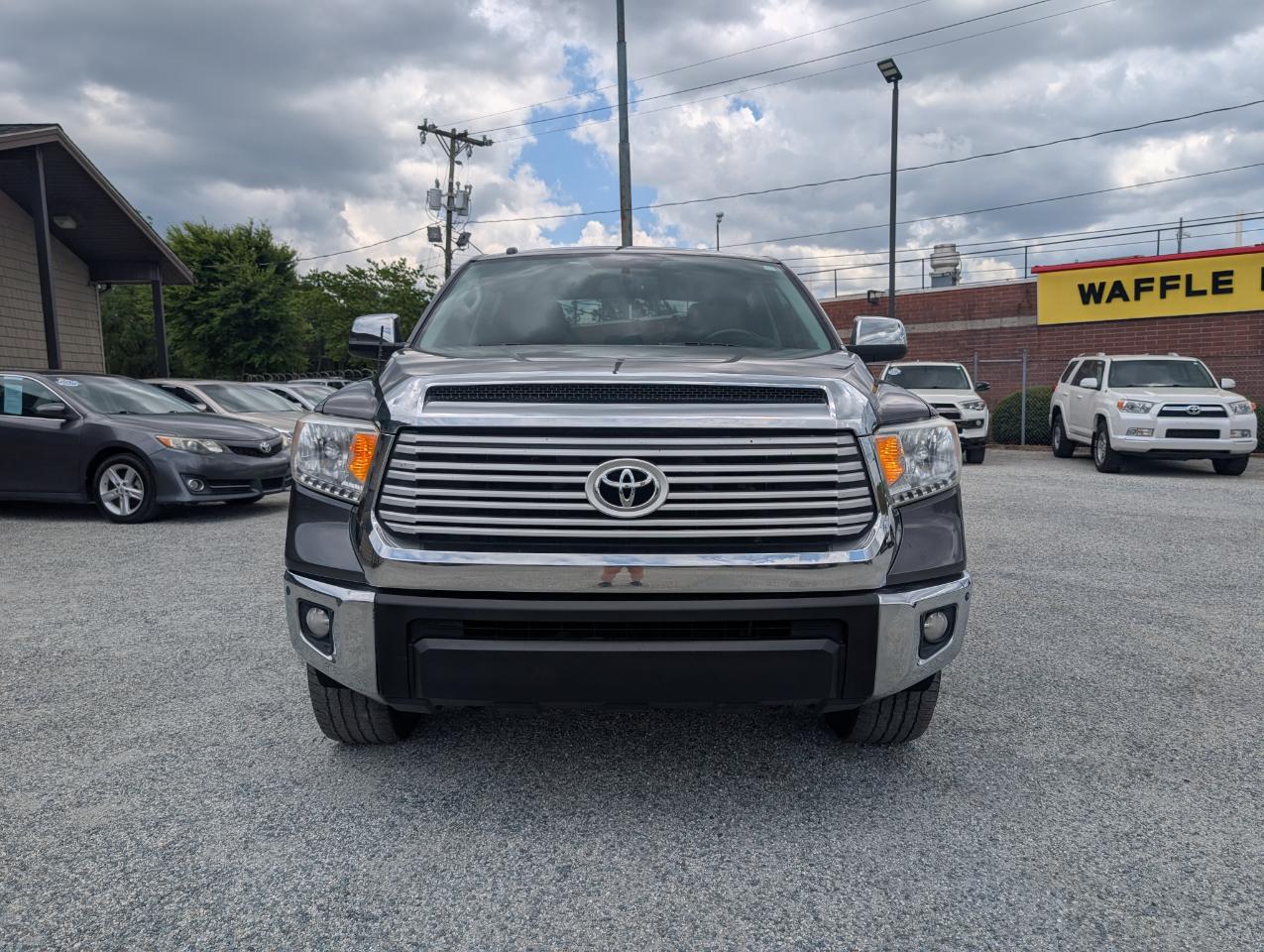 Toyota Tundra  2017