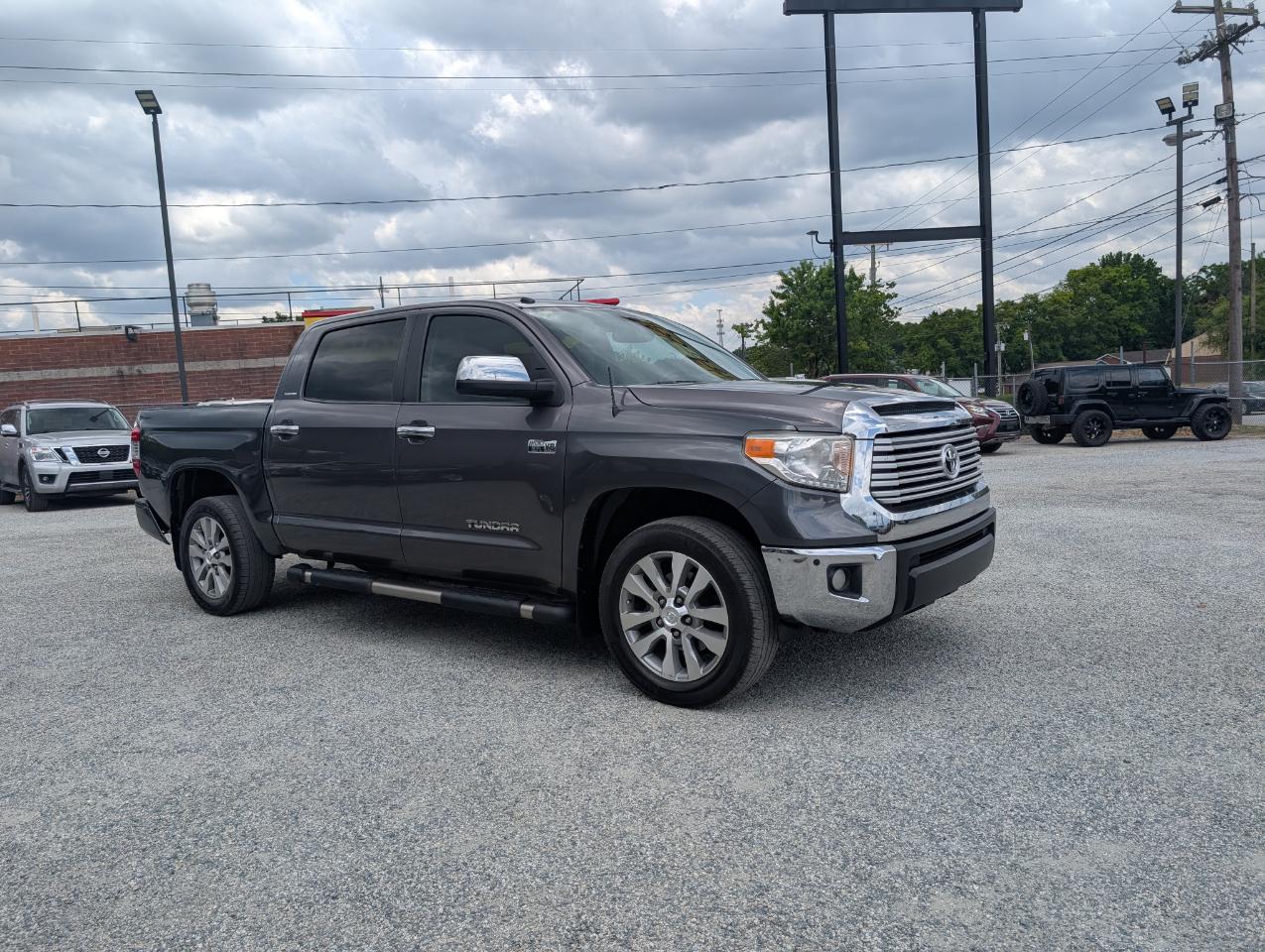 Toyota Tundra  2017