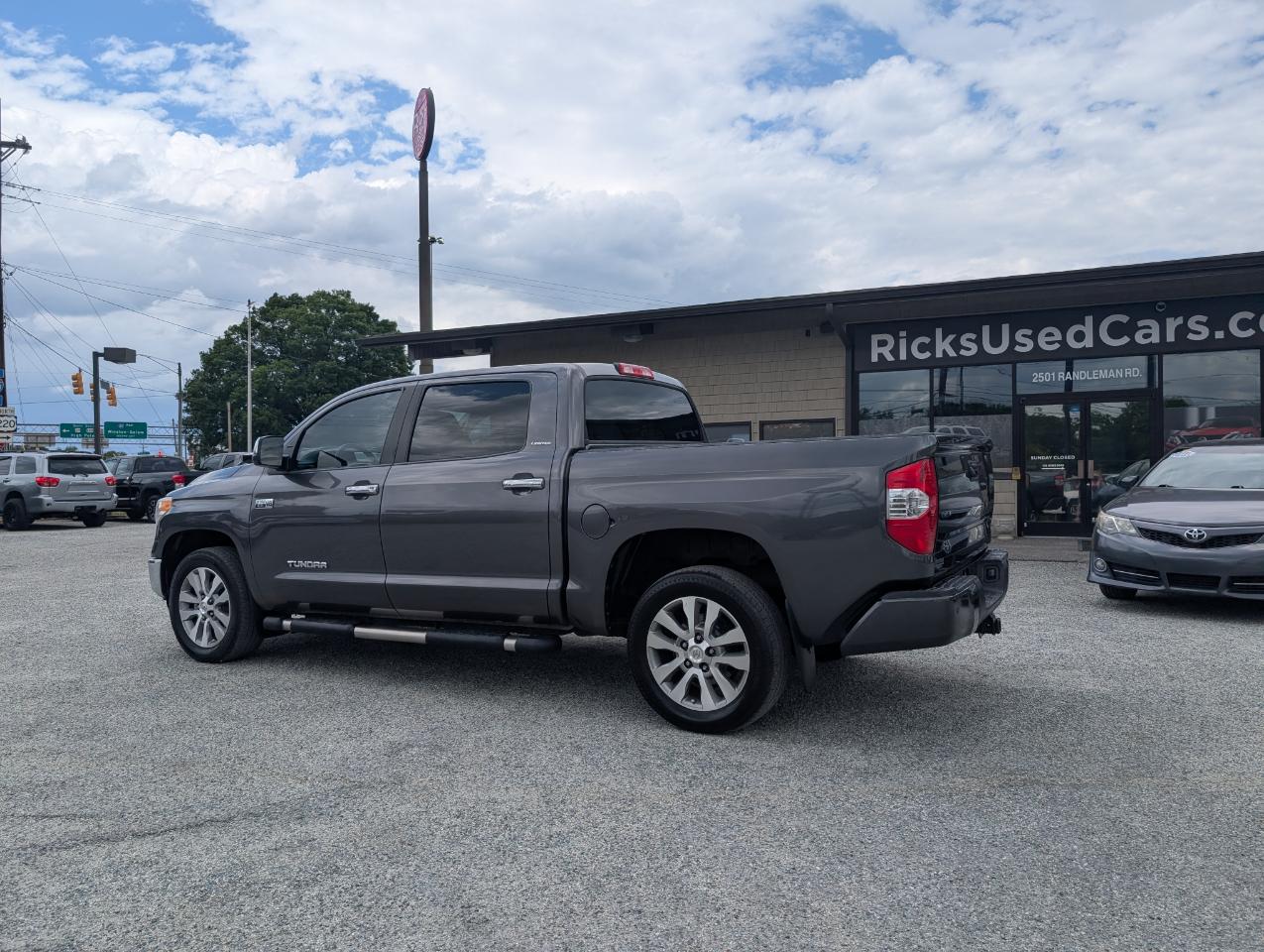 Toyota Tundra  2017