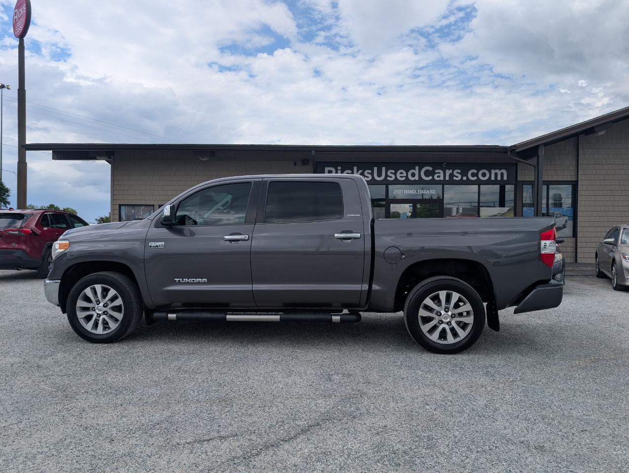 Toyota Tundra  2017