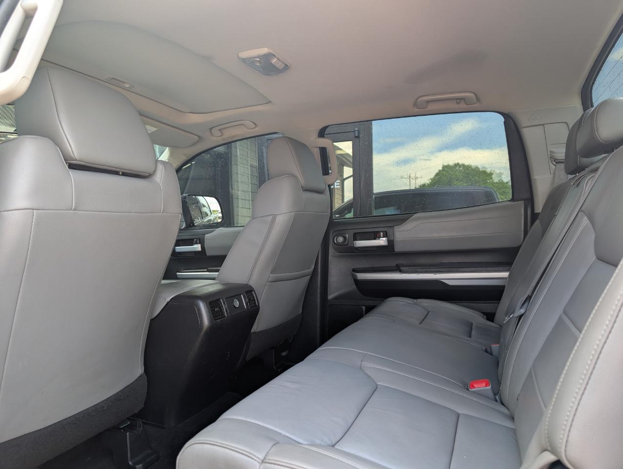Toyota Tundra  2017