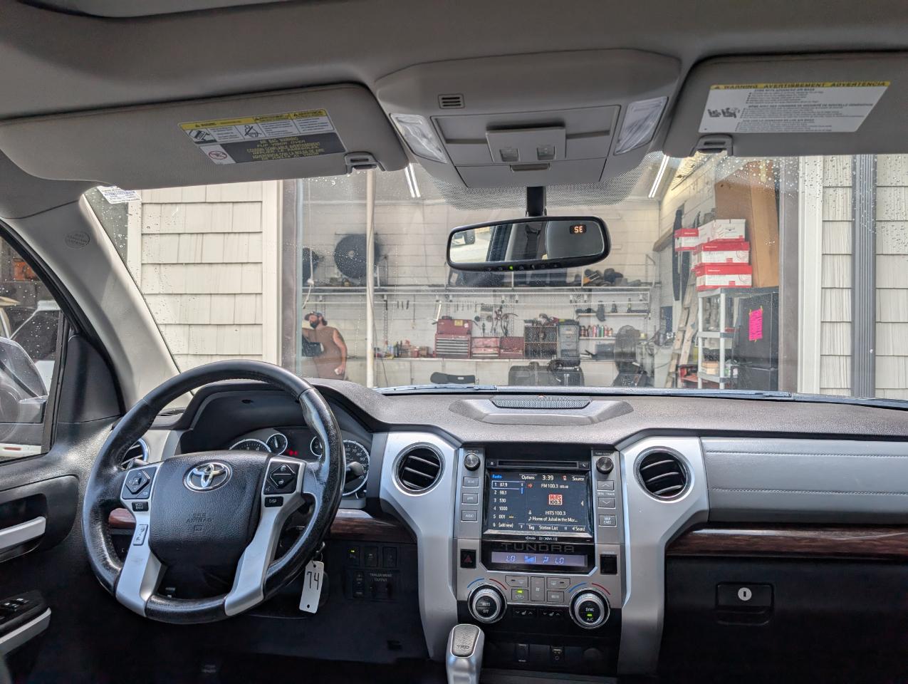Toyota Tundra  2017