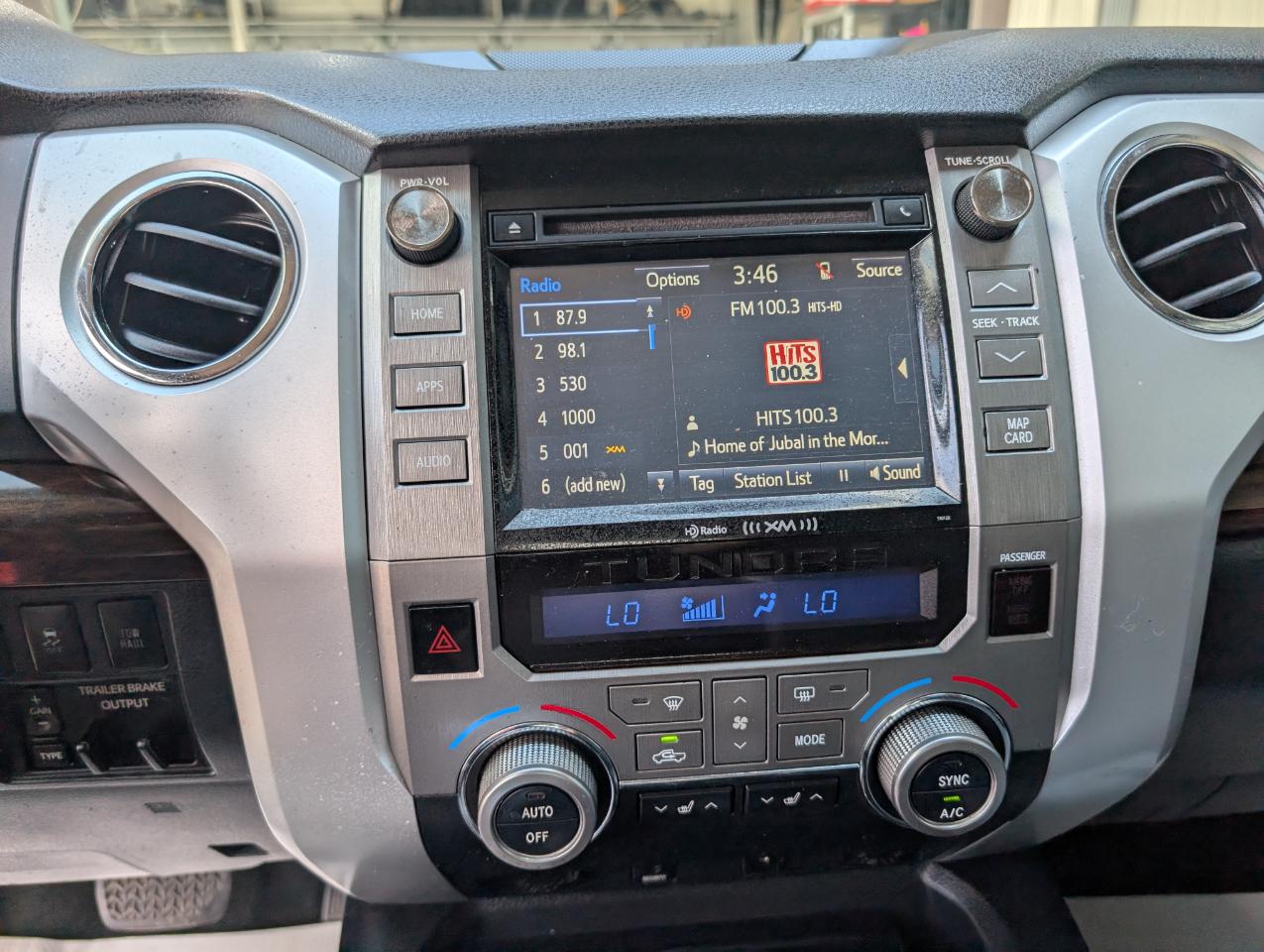 Toyota Tundra  2017