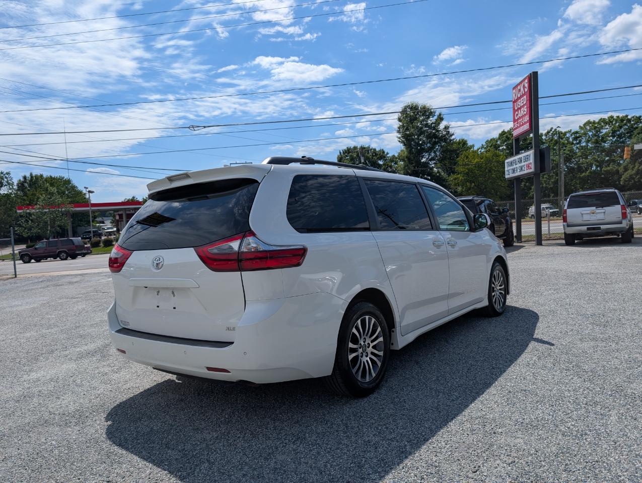 Toyota Sienna Limited Premium 7-Passenger 2020
