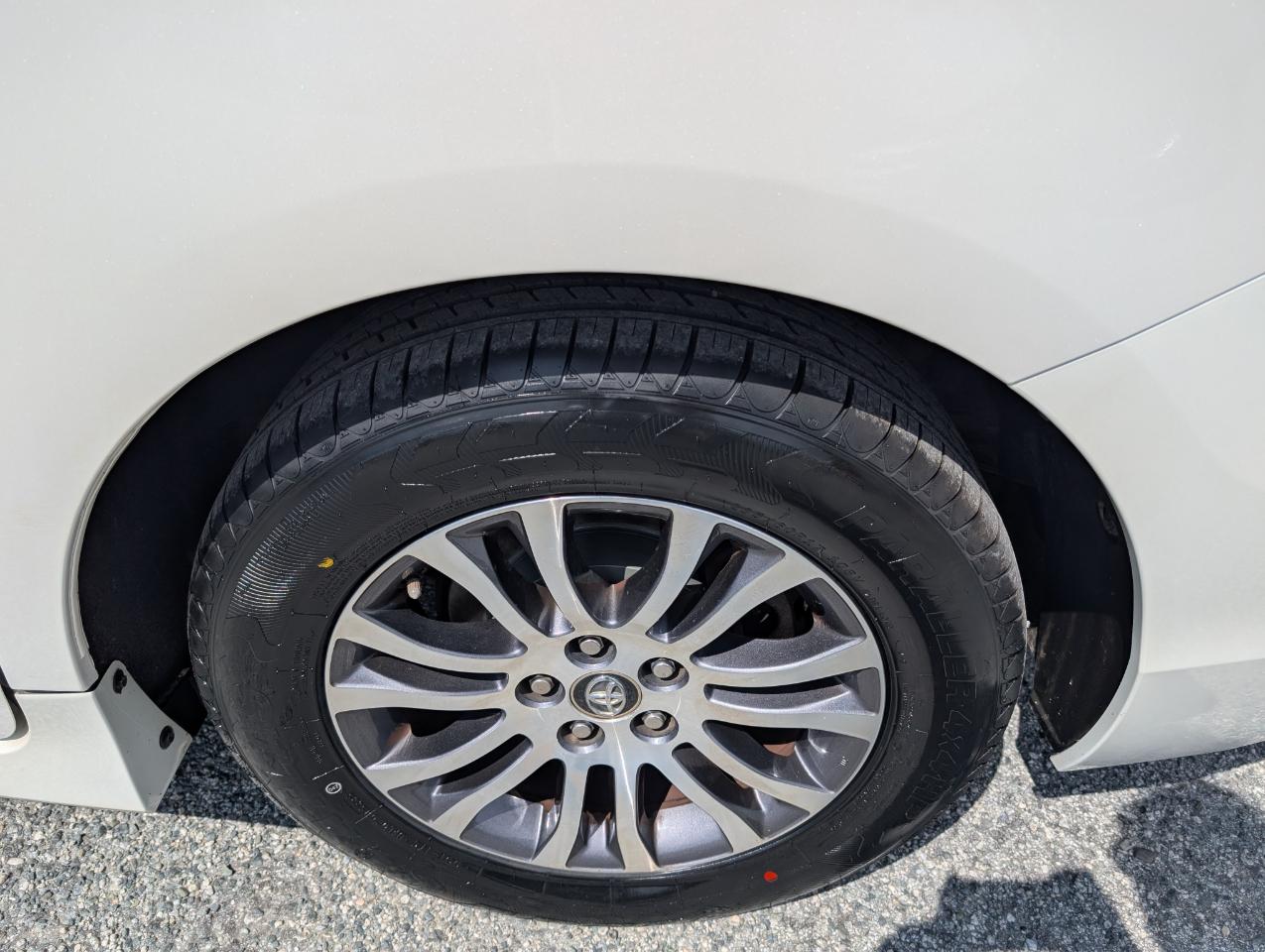 Toyota Sienna Limited Premium 7-Passenger 2020