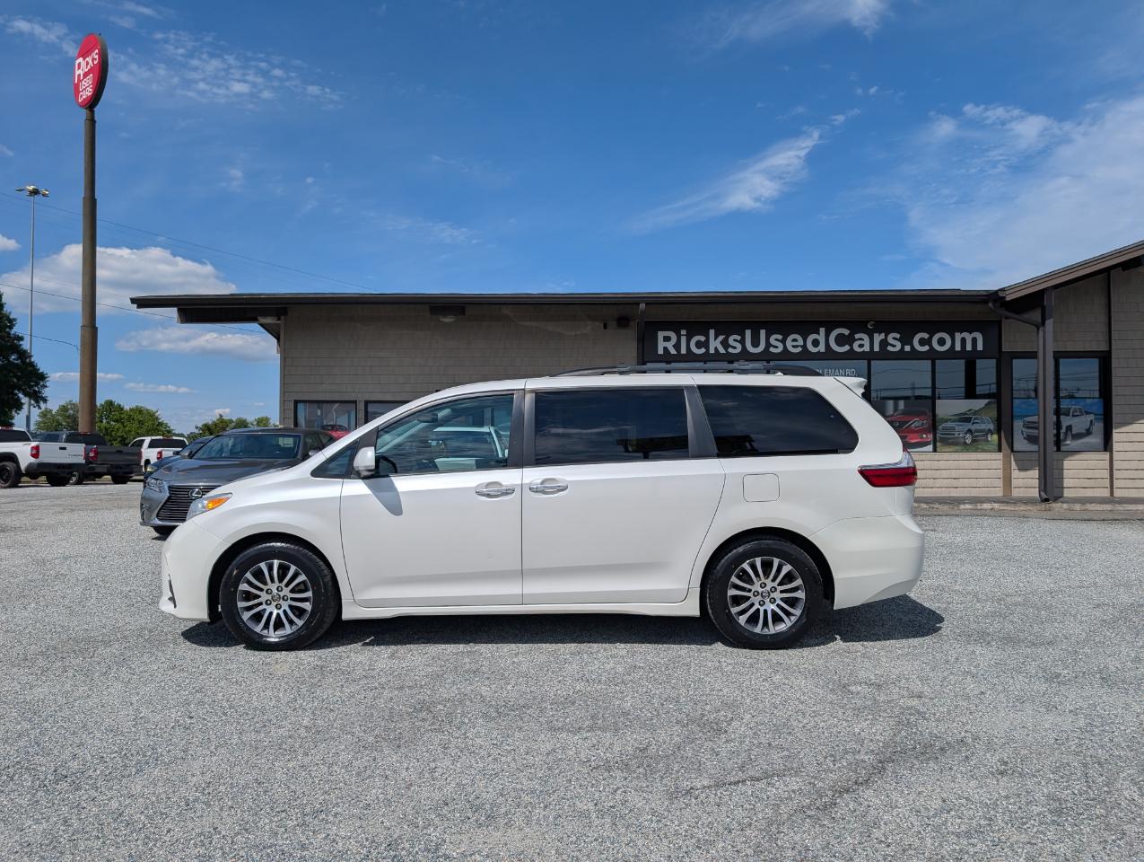 Toyota Sienna Limited Premium 7-Passenger 2020