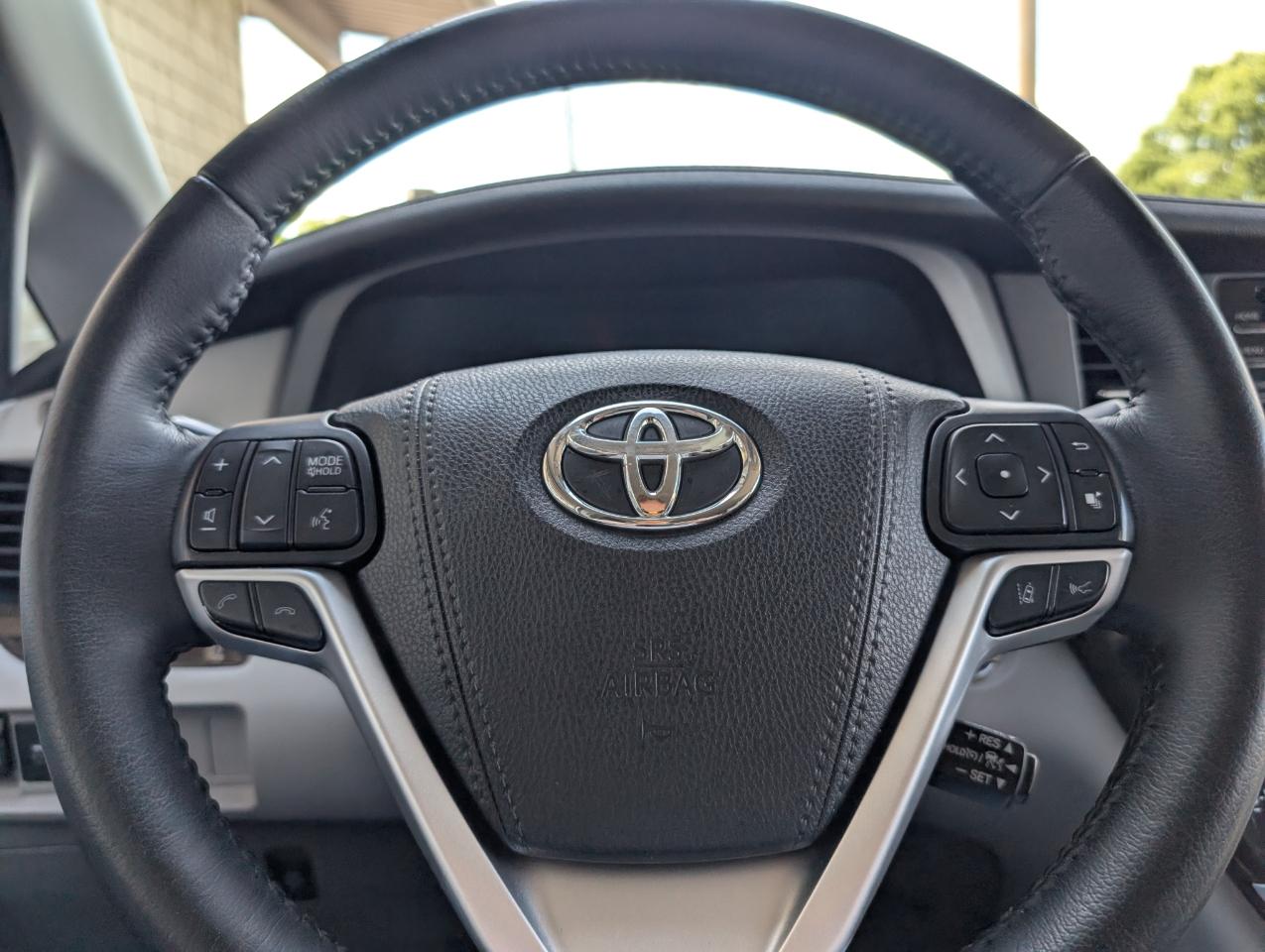 Toyota Sienna Limited Premium 7-Passenger 2020