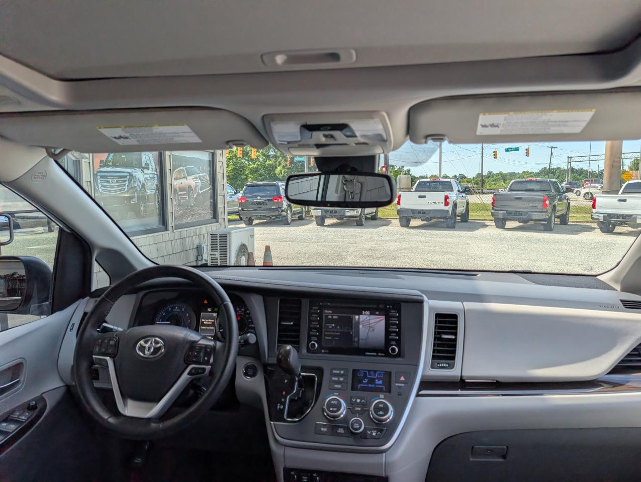 Toyota Sienna Limited Premium 7-Passenger 2020