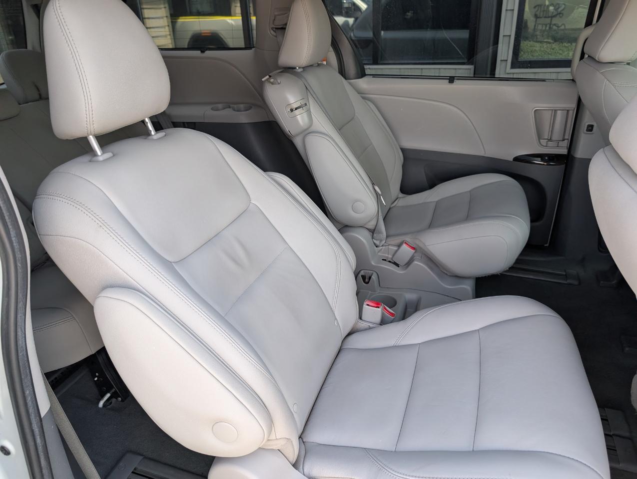 Toyota Sienna Limited Premium 7-Passenger 2020