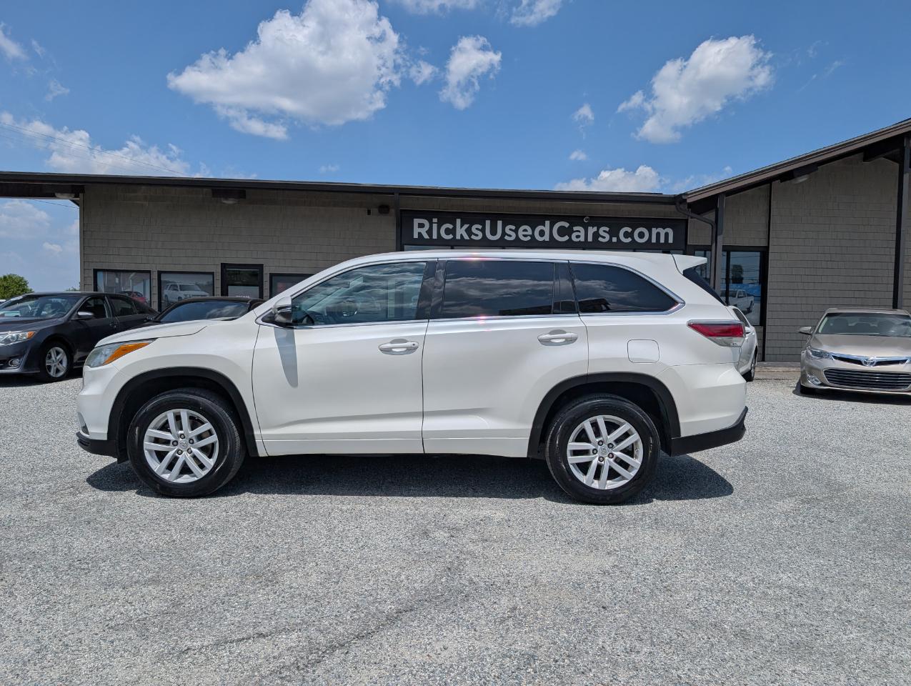 Toyota Highlander LE 2014