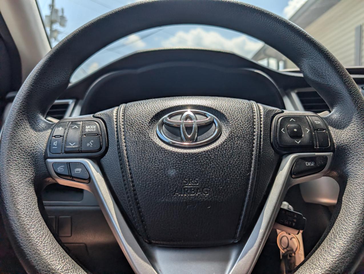 Toyota Highlander LE 2014