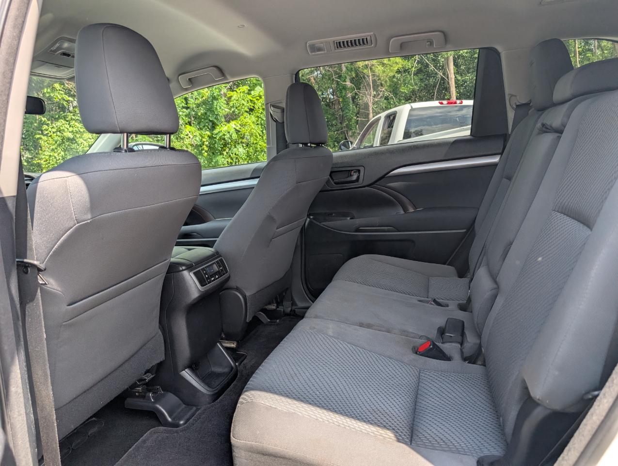 Toyota Highlander LE 2014