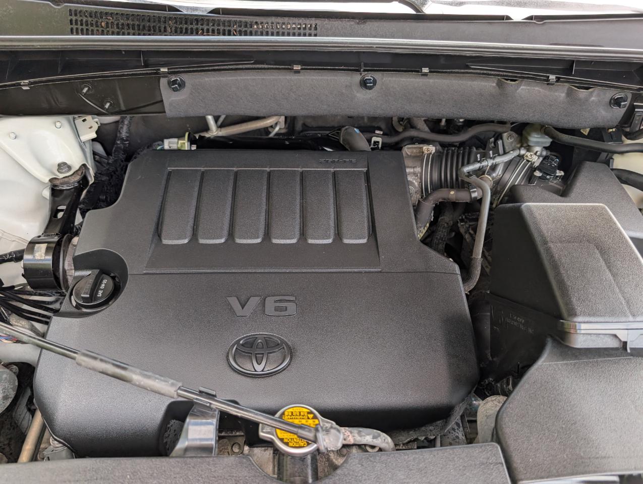 Toyota Highlander LE 2014